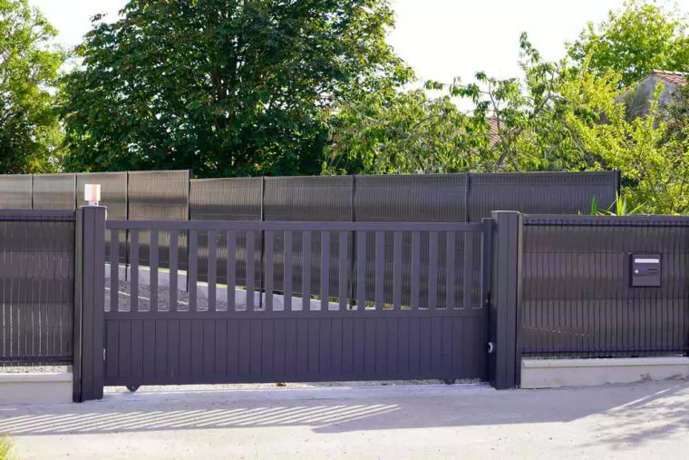 Quel est le meilleur automatisme pour son portail d'entrée coulissant et vérin ?, Mougins, Envol et fermetures